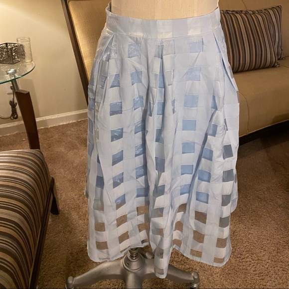 Women’s Skirt - Picture 1 of 3